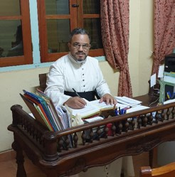 father-desk father-desk-mission
